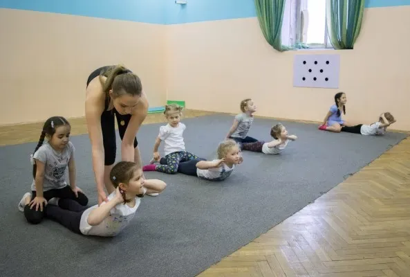 Школа гимнастики метро Комендантский проспект GymBalance
