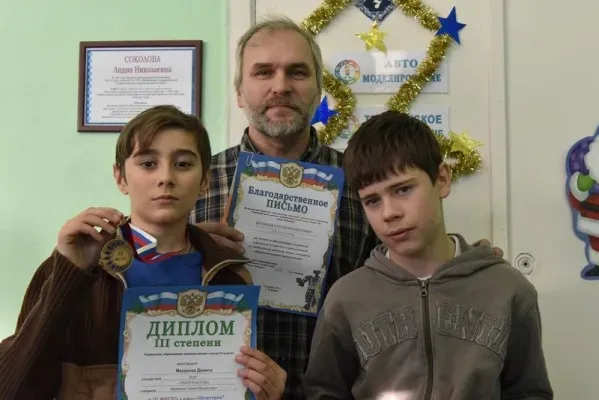 Клуб «Театр роботов»