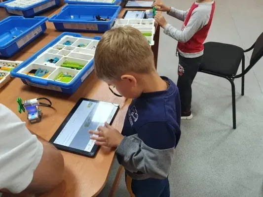Робототехника с наборами Lego Education