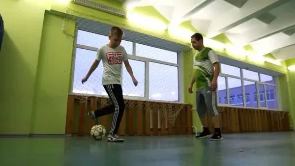 Обучение футбольному фристайлу