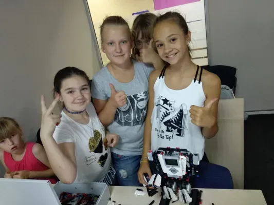 Летний городской IT лагерь "Minecraft против Roblox" (8-13 лет)