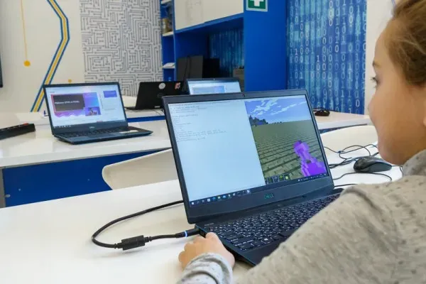 "Компьютерные игры и анимация на базе "Scratch"