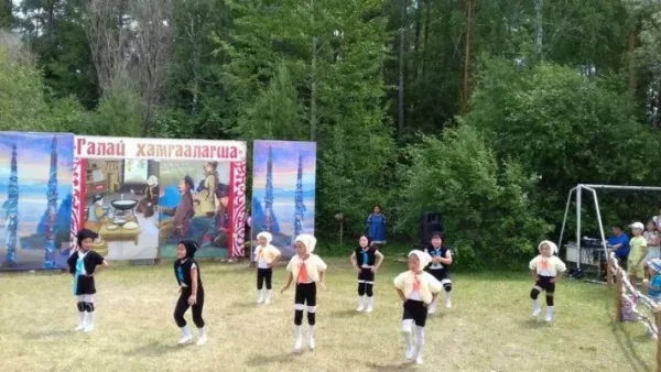 Хореографический ансамбль «Гэсэр» (младшая группа)