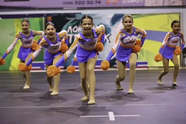 Спортивный клуб по чирлидингу «ADL FORWARD Cheer»