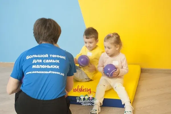 Секции большого тенниса (в Хлебном пер.)