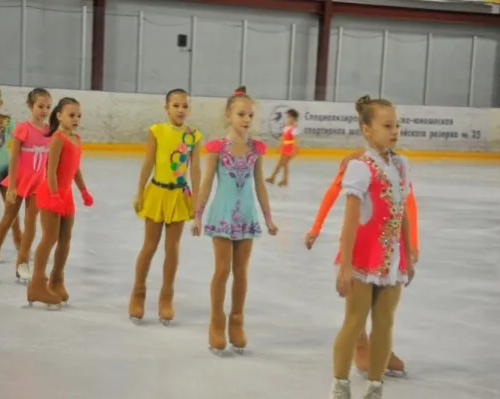 Фигурное катание (на ул. 2-й Станционной)