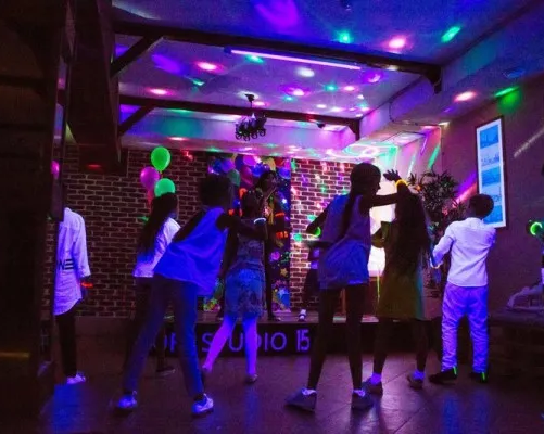 Неоновая вечеринка