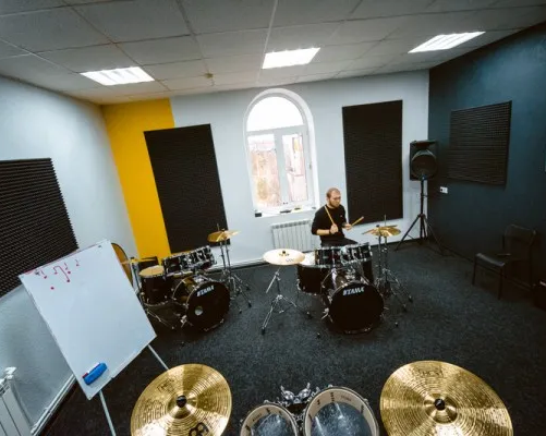 Первый урок на барабанах