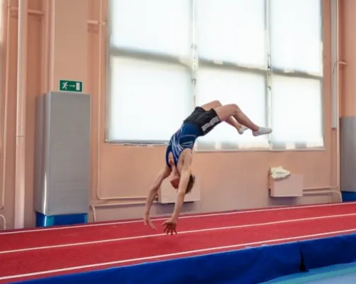 Акробатика для детей Yourways (м. Строгино)