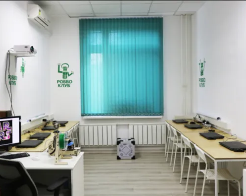 Занятия в кружке робототехники и программирования РОББО