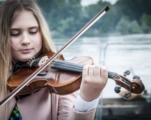 Обучение игре на музыкальных инструментах