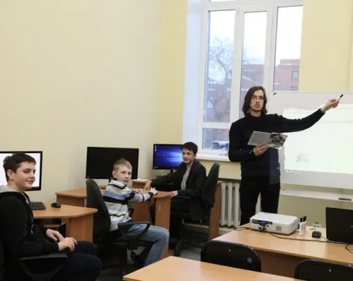 Лаборатория информатики и ВТ (на ул. Почтовой)