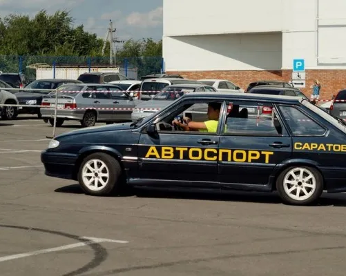 Юный автомобилист
