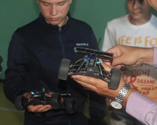 Автомодельный спорт (на ул. им. И.П. Бардина)