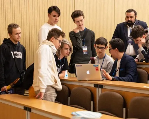 Программирование для школьников в Высшей Школе Экономики