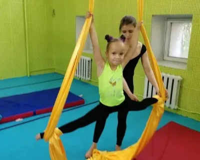 Гимнастика на воздушных полотнах, акробатика, гимнастика