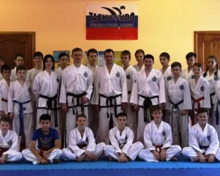 Тхэквондо ИТФ и кикбоксинг (на пр. Королёва)