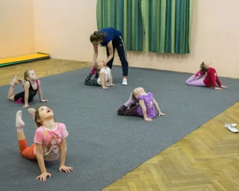 Школа гимнастики метро Комендантский проспект GymBalance