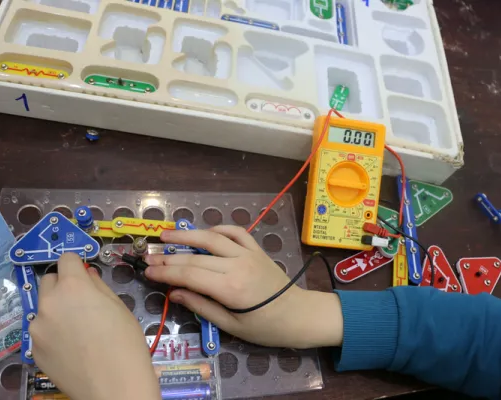 Arduino: робототехника и электроника в «РобоЛаборатории»