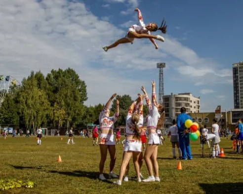 Чир-спорт (черлидинг) (для детей 7-11 лет) (на ул. Воздушной)