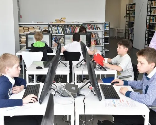 Открытые уроки школы программирования "Алгоритмика"