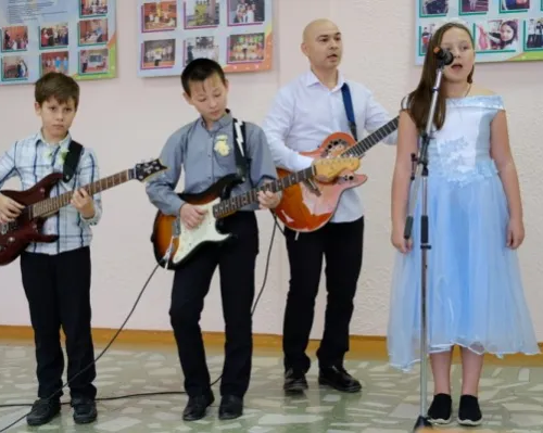ВИА «Вдохновение». Обучение игре на гитаре и вокалу