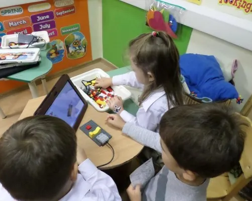 Робототехника в Академии Талантов ВОЛШЕБНЫЙ ЗАМОК