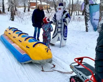 Встреча с Дедом Морозом в лесу «верхом на ракете»