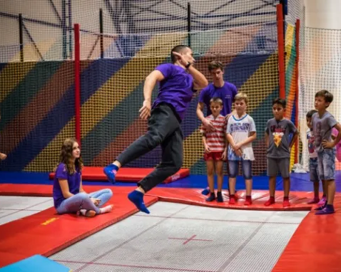 Батутый парк AIR JUMP