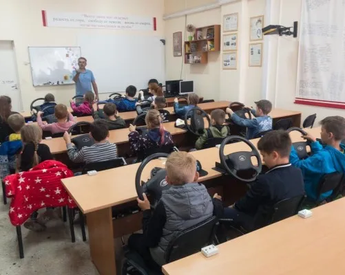 Экскурсия в Детскую автошколу с вождением на автодроме