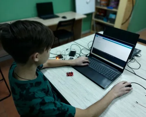 Программирование на СИ++, схемотехника