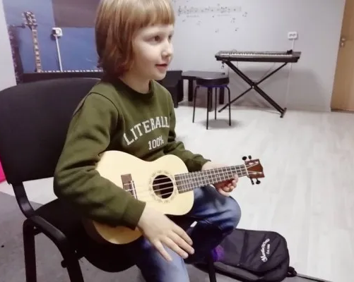 Уроки игры на укулеле
