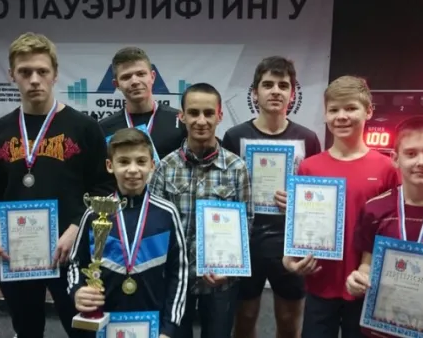 Атлетическая гимнастика в тренажерном зале
