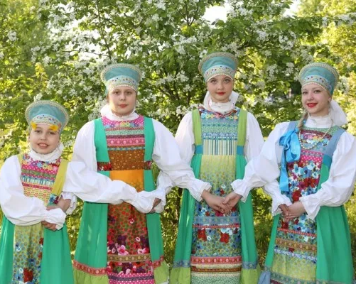 Образцовый фольклорный ансамбль «Дивно», средняя группа