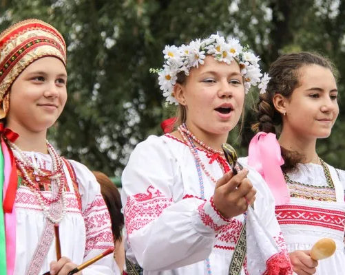 Образцовый фольклорный ансамбль «Скоморошина» (на Лесном проезде)