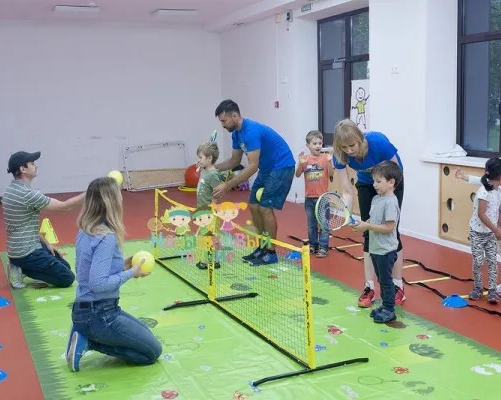Школа тенниса для детей (на Сиреневом бул.)