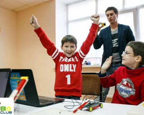 ТЕХНОклуб. Программирование и робототехника 4+ (Фрунзе)