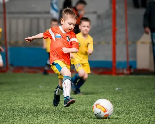 Детская футбольная школа «Юниор» (на ул. Марка Никифорова)