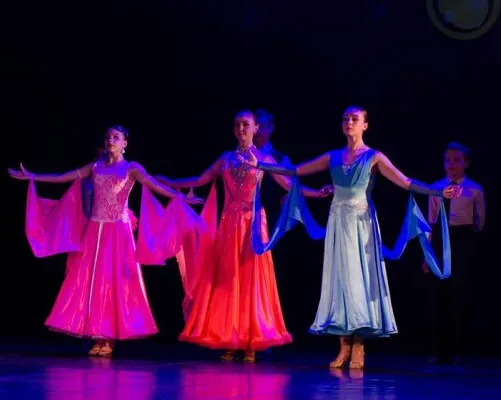 СТУДИЯ БАЛЬНОГО ТАНЦА "ЗВЕЗДНЫЙ ВАЛЬС"