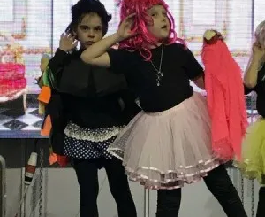 Уроки актерского мастерства, риторики, вокала и хореографии,