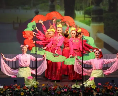 Образцовый ансамбль танца «Золотой дракон»
