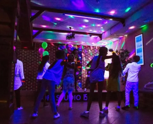 Неоновая вечеринка