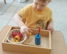 Детский центр Монтессори «Первые шаги». Группа «Вместе с мамой»