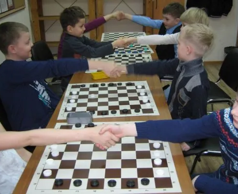 Шахматы и логические игры