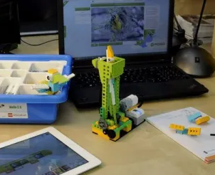 Клуб робототехники «РоботСам» (на пр. Комарова)