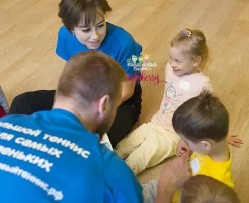 Секции большого тенниса (в Хлебном пер.)