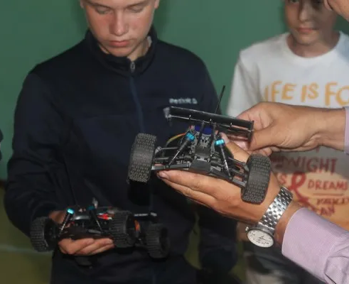 Автомодельный спорт (на ул. им. И.П. Бардина)
