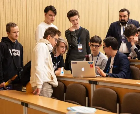 Программирование для школьников в Высшей Школе Экономики