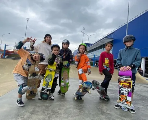 Занятия по скейтборду и самокату