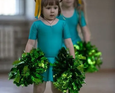 Черлидинг (на Космическом пр.)